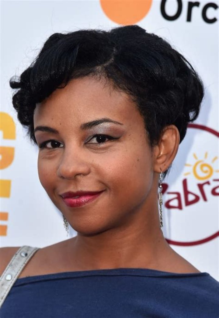 Aasha Davis Height, Weight, Net Worth, Age, Birthday, Wikipedia, Who, Instagram, Biography