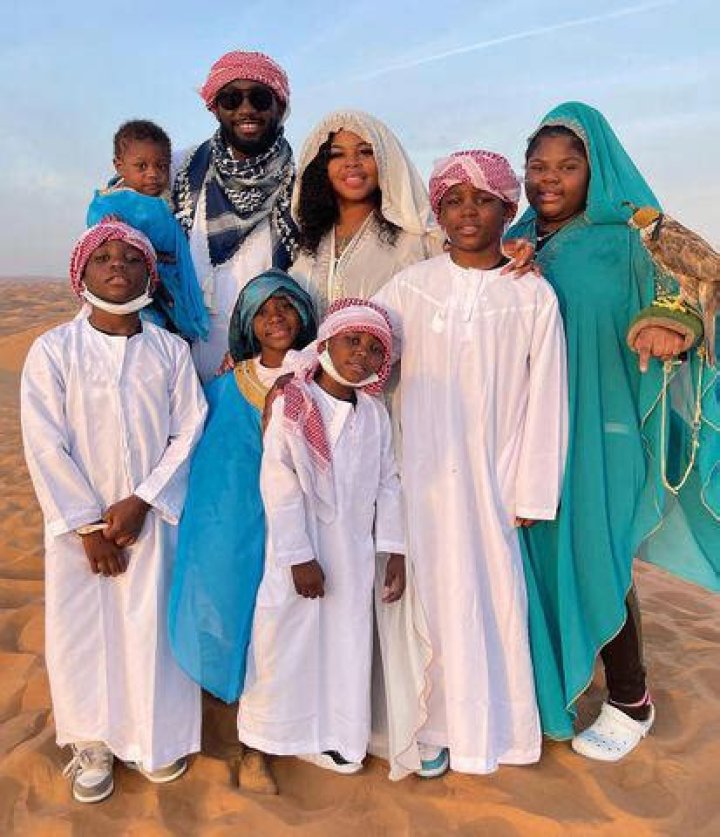 Alindra Person Height, Weight, Net Worth, Age, Birthday, Wikipedia, Who, Nationality, Biography