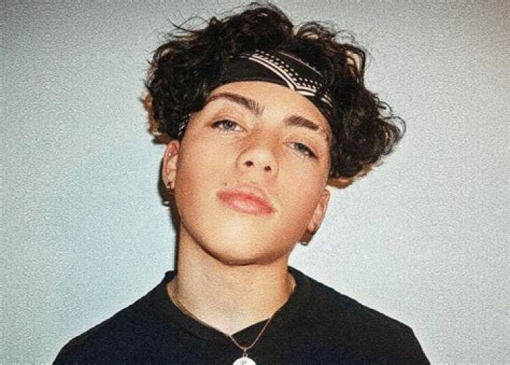 
Malcom Suarez Height, Weight, Net Worth, Age, Wiki, Who, Instagram, Biography 